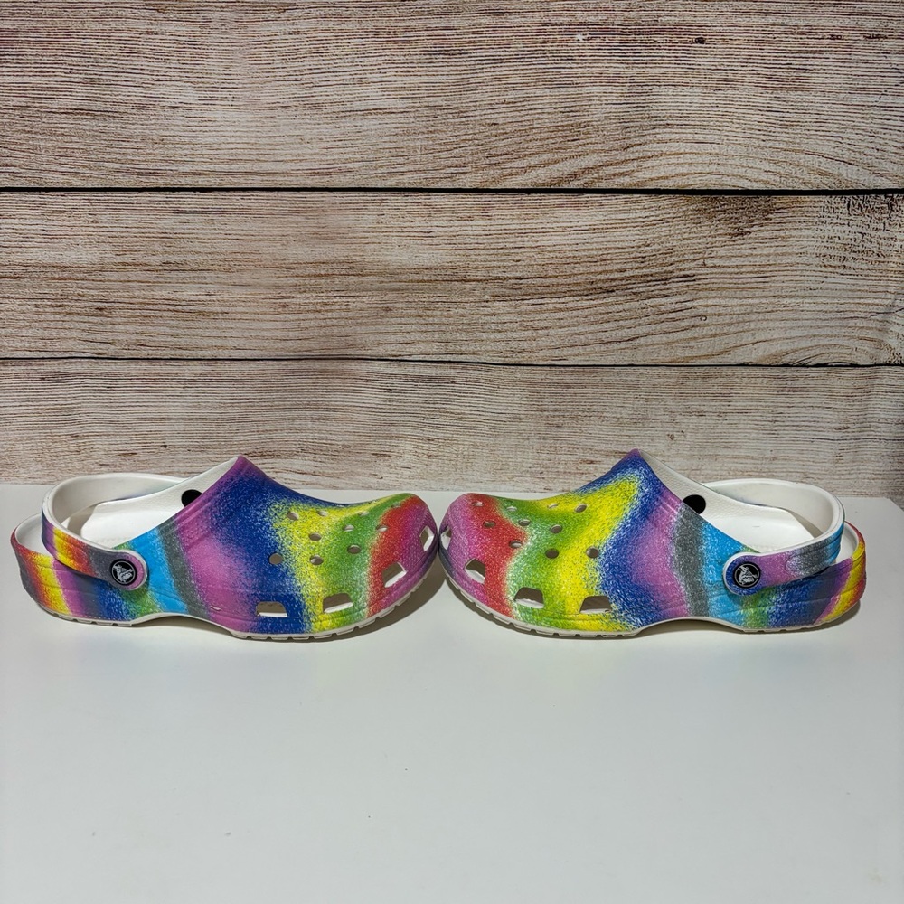 CROCS Red and Yellow Vibrant Design J6 - Picture 2 of 7